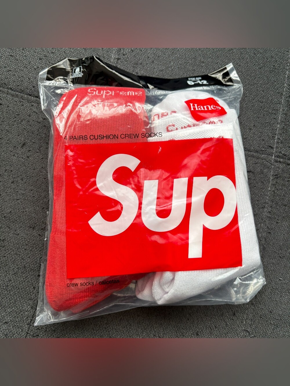 Supreme x Hanes Crew Socks (4 Pack)Black & Red - Brand New 🔥
